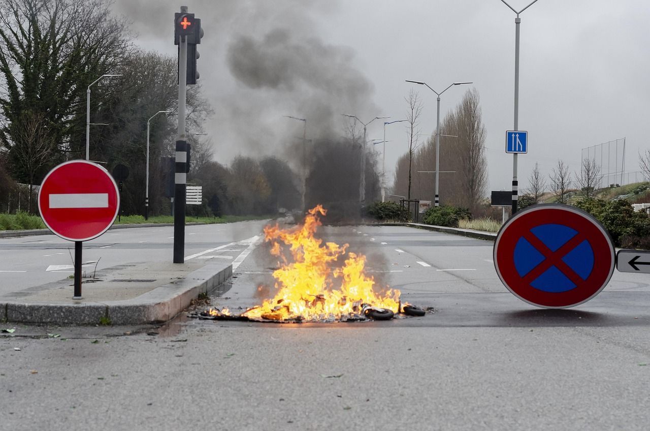 Violences urbaines en france.jpg